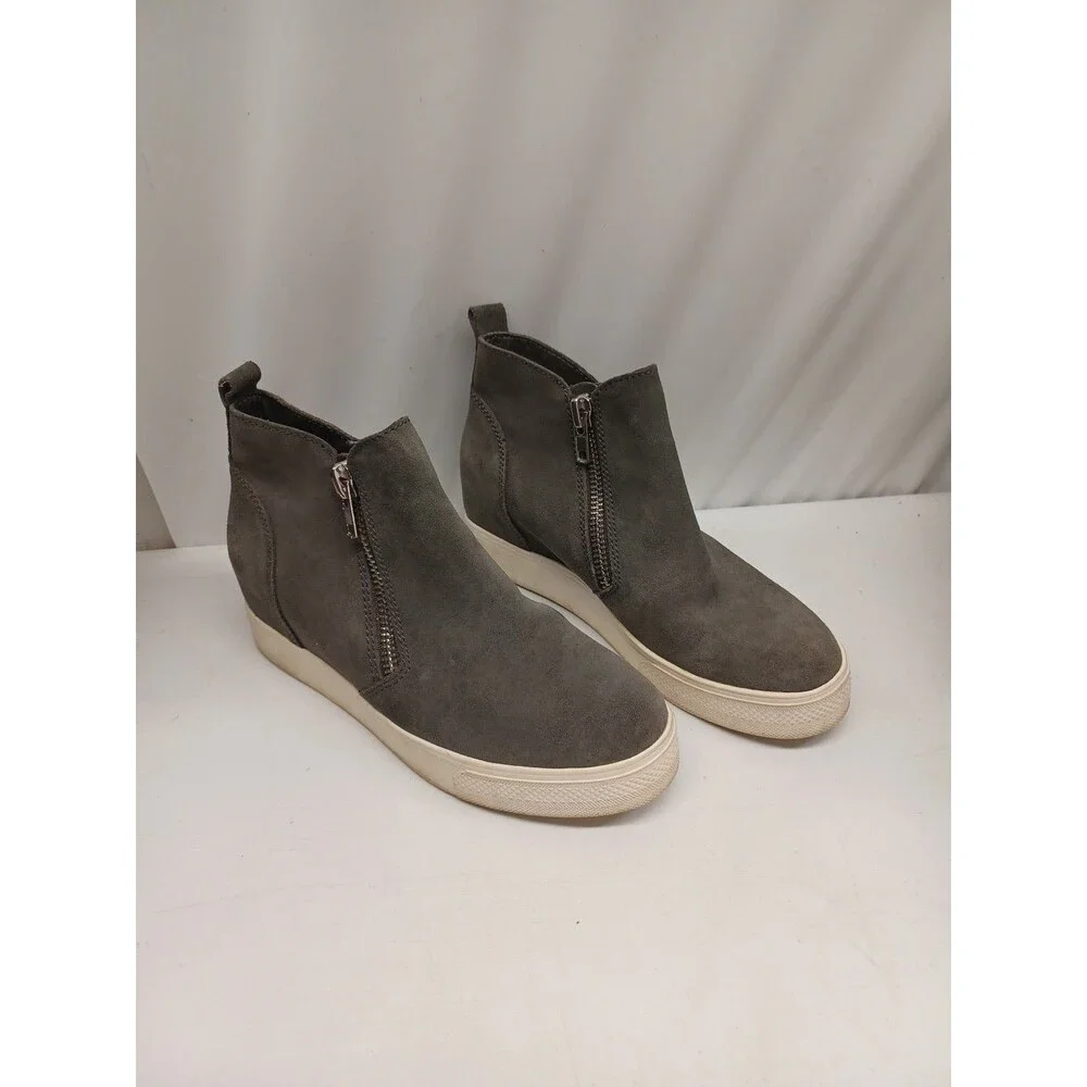 Steve Madden Women's Wedgie Sneaker Comfortable & Easy To Wear Grey Suede 9 US